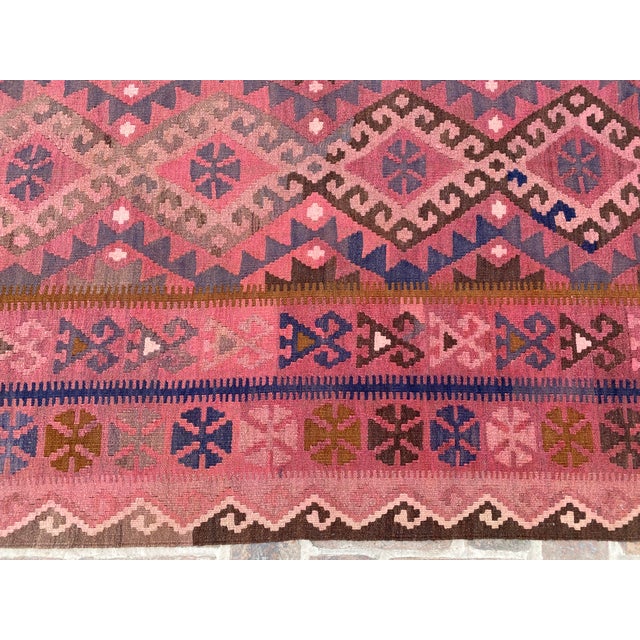 Afghan Maimana Kilim Area Rug, Handwoven Wool, 5x10, Rose & Navy For Sale - Image 9 of 16