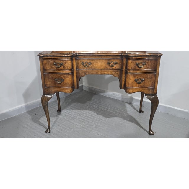 Queen Anne Walnut Dressing Table, 1920 For Sale - Image 3 of 18