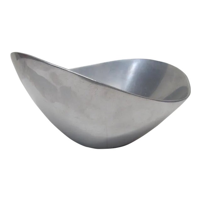 Vintage Nambe Serving Bowl Made in the u.s.a. Aluminum Model 569, Signed For Sale