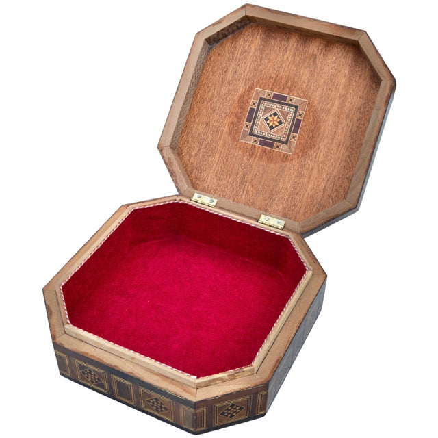 Mid 20th Century Handcrafted Moorish Astral-Patterned Mother-of-Pearl Inlaid Box For Sale - Image 4 of 11