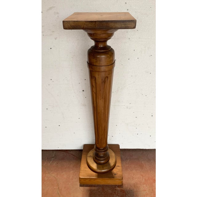Brown 20th Century Louis XVI Display Column in Stained Beech For Sale - Image 8 of 8