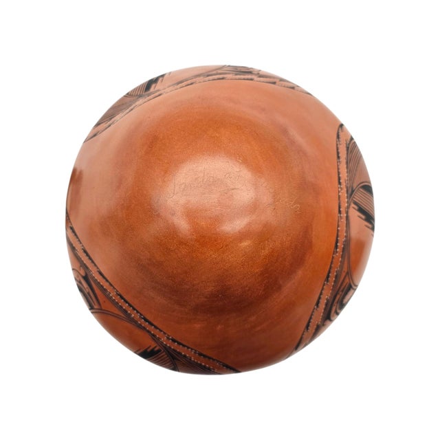 Signed Yolanda Quezada Mata Ortiz Polychrome Ceramic Vessel Casas Grandes 10" For Sale - Image 11 of 12
