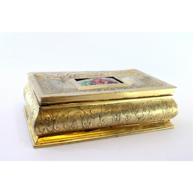 Jewelry Box in Gold-Plated Silver with Engraved Plant Motifs For Sale - Image 3 of 9