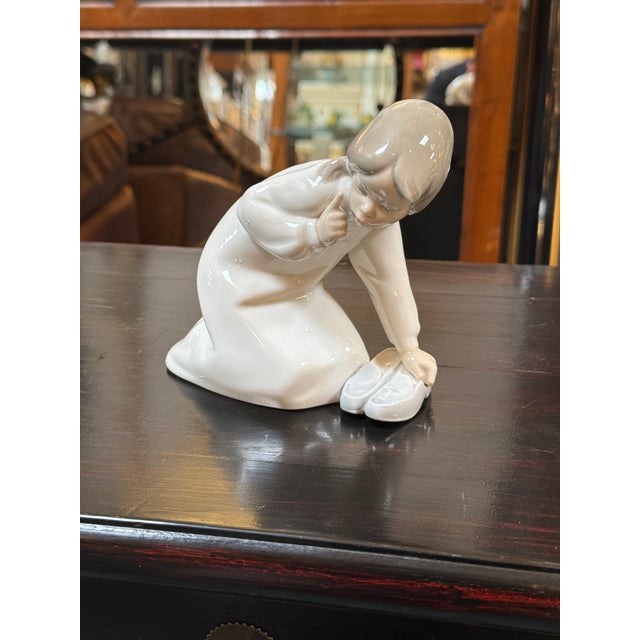 Off-white Vicente Martínez for Lladró Little Girl With Slippers Porcelain Figurine, Signed For Sale - Image 8 of 12