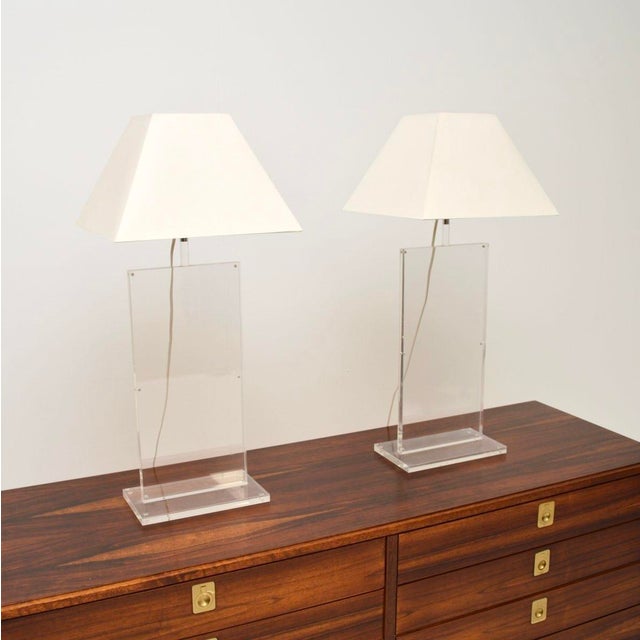 Mid-Century Modern Vintage French Acrylic Table Lamps, 1970, Set of 2 For Sale - Image 3 of 11
