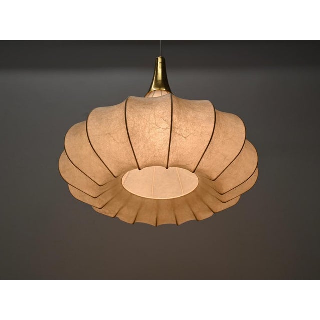 1960s Large Mid-Century Beige Flower Cocoon Pendant by Achille Castiglioni for Hille, Italy, 1960s For Sale - Image 5 of 14