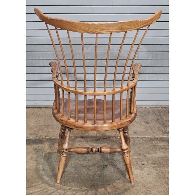Mid 20th Century Philadelphia Style Bench Made High Fan Back Windsor Arm Chair Carved Knuckles For Sale In Cleveland - Image 6 of 7