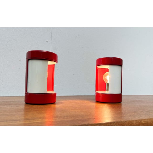 Mid-Century Modern Italian Space Age Red Model Laura Table Lamps by Olaf Von Bohr and Diego Valenti for Valenti Luce Milano, 1960s, Set of 2 For Sale - Image 9 of 18