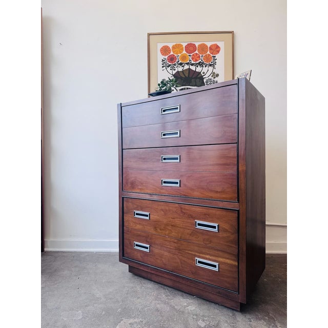 1970s American of Martinsville Tall Dresser For Sale In Los Angeles - Image 6 of 7