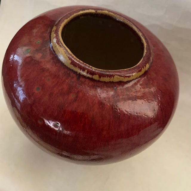 Oxblood Red Vintage Chinese Flambe Glazed Ginger Jar Oxblood Sang De Boeuf Stoneware Squat Vase For Sale - Image 8 of 11