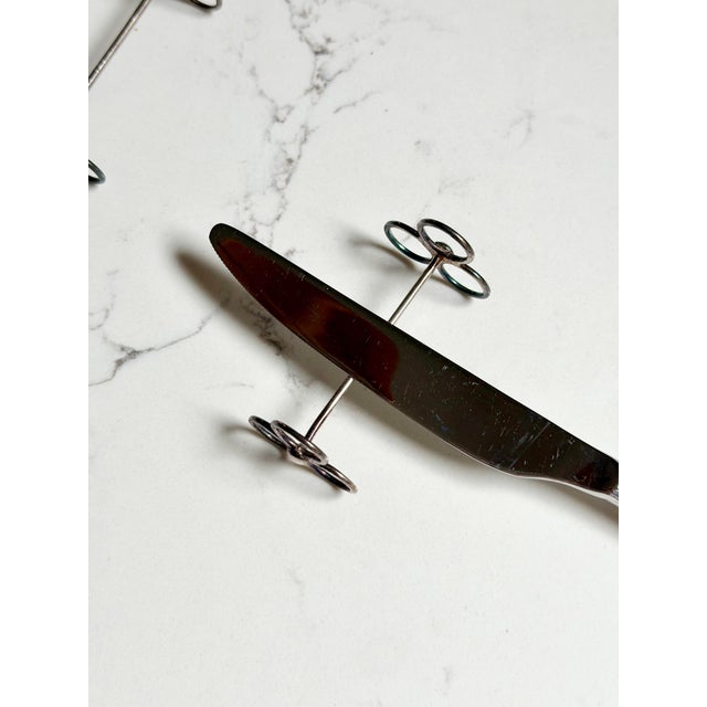 Early 20th Century Art Deco Silver Plate Trefoil Knife Rests - Set of 6 For Sale In New Orleans - Image 6 of 8