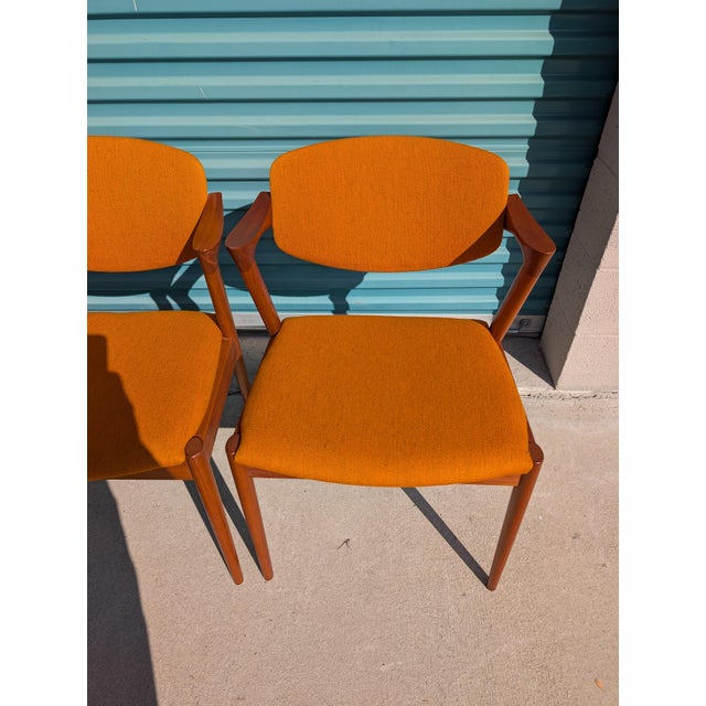 Burnt Orange Set of 4 Model 42 Dining Chairs by Kai Kristiansen for Schou Andersen Møbelfabrik, c.1960s For Sale - Image 8 of 15