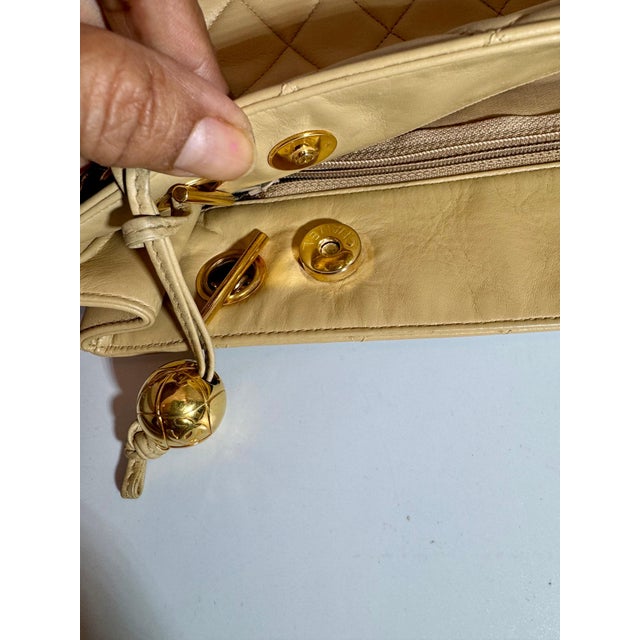 Animal Skin Chanel Quilted Beige/ Cream Lamb Skin Grand Shopper Chain Tote, Golden Hardware For Sale - Image 7 of 18