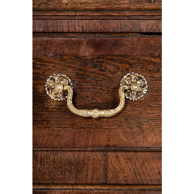 George III English Oak and Walnut Dresser Base For Sale - Image 13 of 15