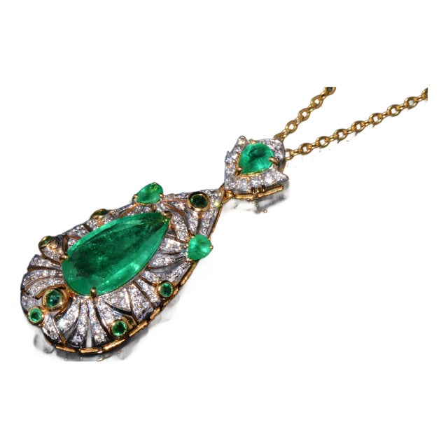 Late 20th Century Gia Natural 4.10Cts Emerald Diamond Solid 18k Gold Pendant Necklace For Sale