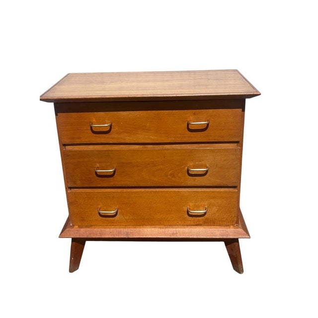 Three-drawer chest, splayed legs, brass handles, dating from the 1950s/60s Used condition