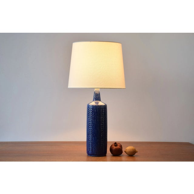Tall Mid-Century Modern table lamp from the Danish ceramic workshop Palshus. It was designed by Per Linnemann-Schmidt and...