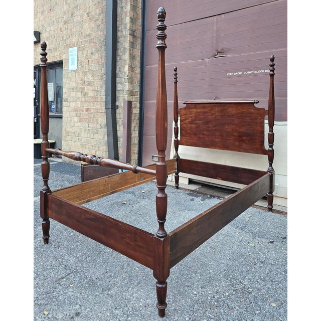 Wood 19th Century Federal Style Mahogany Poster Three Quater Size Bedframe For Sale - Image 7 of 11