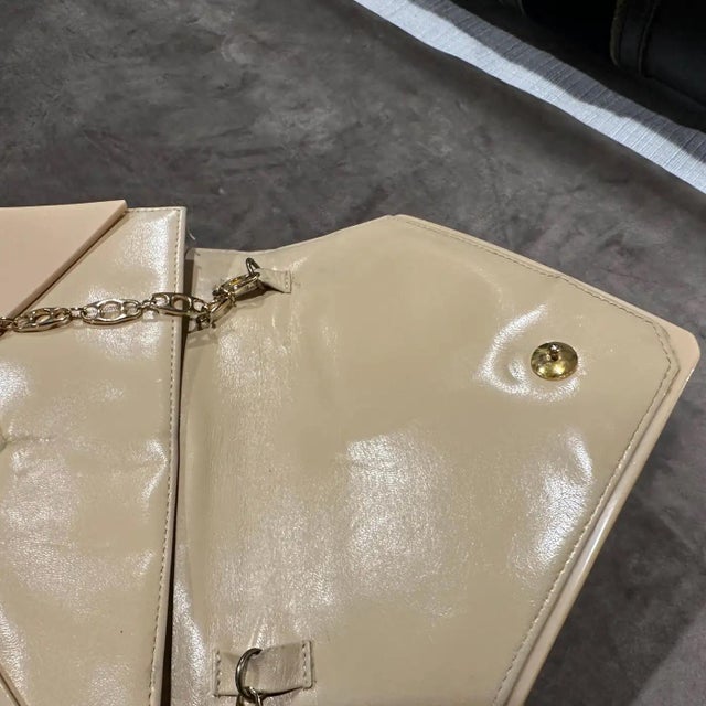 1950s Art Deco Style Cream Toned Bakelite and Leather Evening Bag For Sale - Image 12 of 12