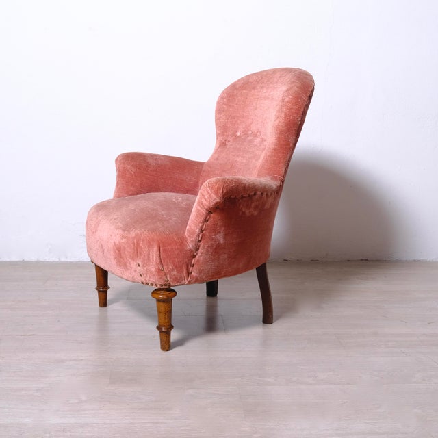 Beautiful pink velvet armchair, Italy, early 1900s. High back, comfortable, deep seat. Dimensions: Maximum width 74 cm...