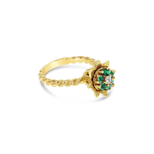 Contemporary Medium Emerald Tulip Ring 14k Yellow Gold, Size 6 For Sale - Image 3 of 4