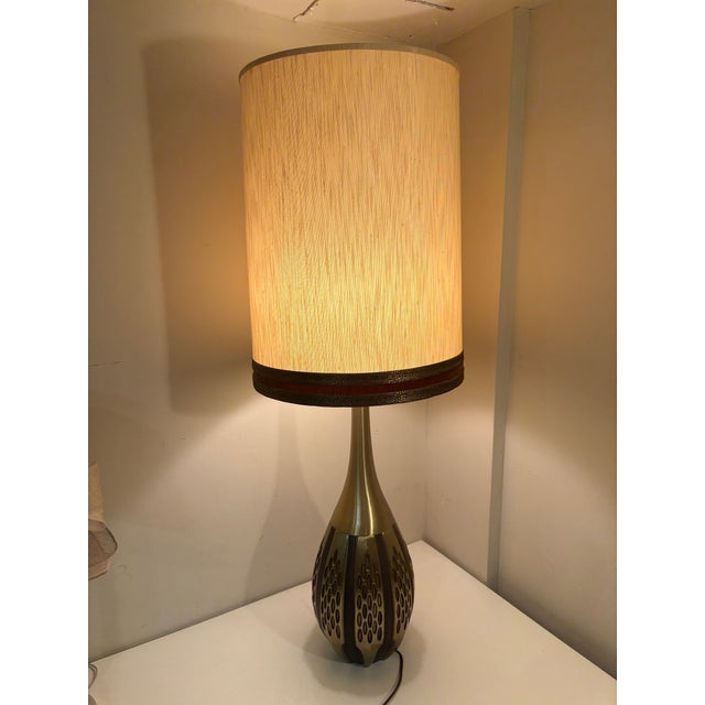 Vintage Laurel Lamp Mfg. Mid-Century Modern Sculptural Table Lamp A beautifully designed vintage Laurel Lamp Manufacturing...