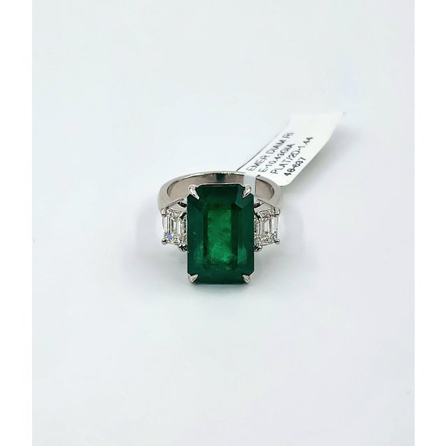 10.43 Ct Gia Certified Zambian Emerald & Diamond Ring Size 7 For Sale - Image 9 of 10