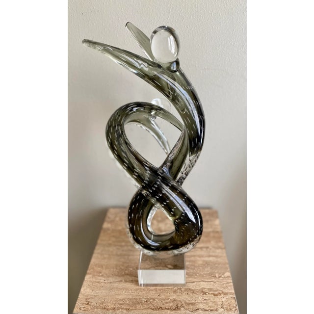 Late 20th Century Modernist Art Glass Sculpture Abstract Figures on Lucite Base For Sale - Image 5 of 8