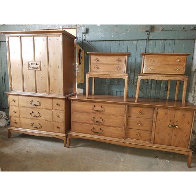 Mid-Century Modern Thomasville Horizon Nightstand Pair ...