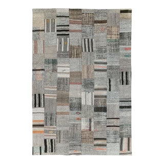Galerie Shabab Collection Mid-20th Century Turkish Flatweave Kilim Accent Carpet For Sale