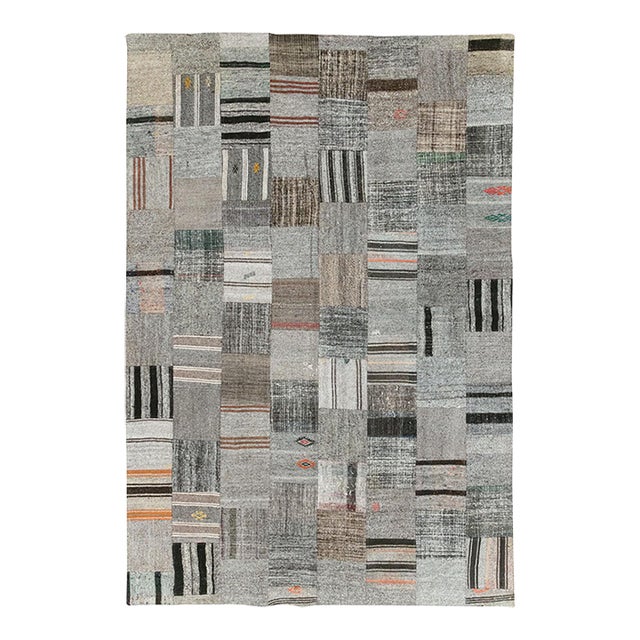 Galerie Shabab Collection Mid-20th Century Turkish Flatweave Kilim Accent Carpet For Sale