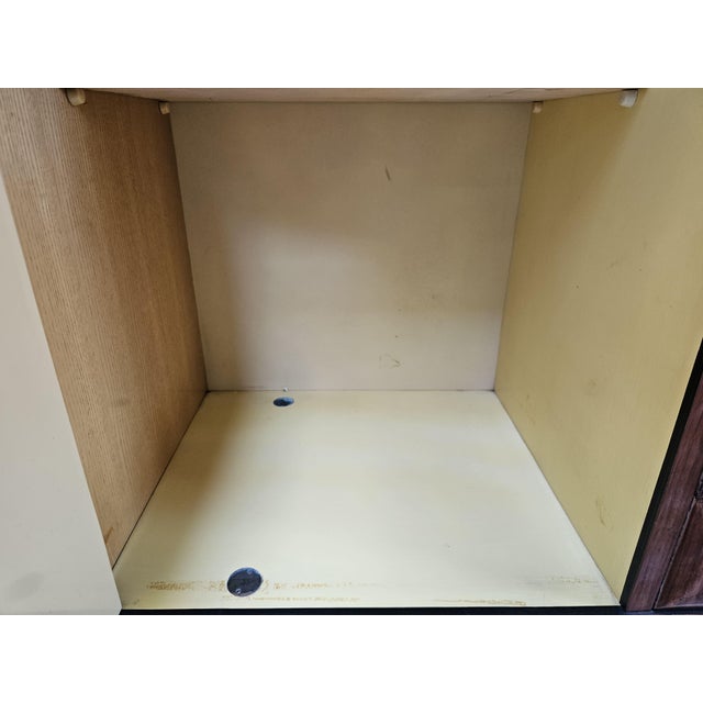 Mid-Century Modern Display Cabinet in Mahogany with Glass Top, 1960 For Sale - Image 12 of 18