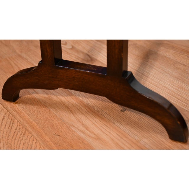 1930s 1930s Vintage English Regency Mahogany Wood Leather Top Nesting Tables Tiered Set For Sale - Image 5 of 13