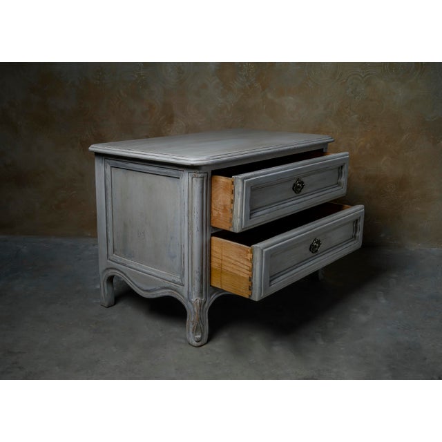 Ivory 1966 Drexel French Provincial Ivory Painted Wood Nightstands (Pair) For Sale - Image 8 of 11