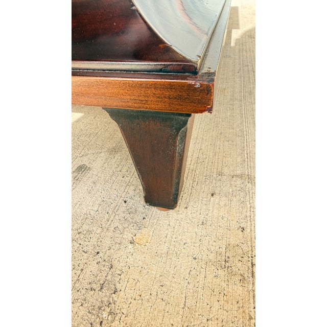 Late 20th Century Baker Furniture Mahogany Two-Tier Coffee Table With Flame Veneer Top & Fluted Columns For Sale - Image 11 of 15