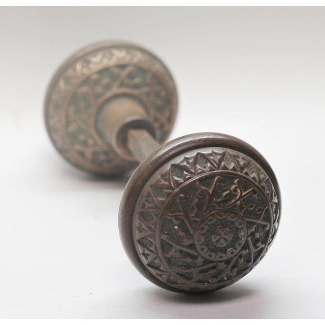 This Vernacular style eight fold knob was made by Reading in the 1897 catalog. It is part the K-23800 Windsor group....