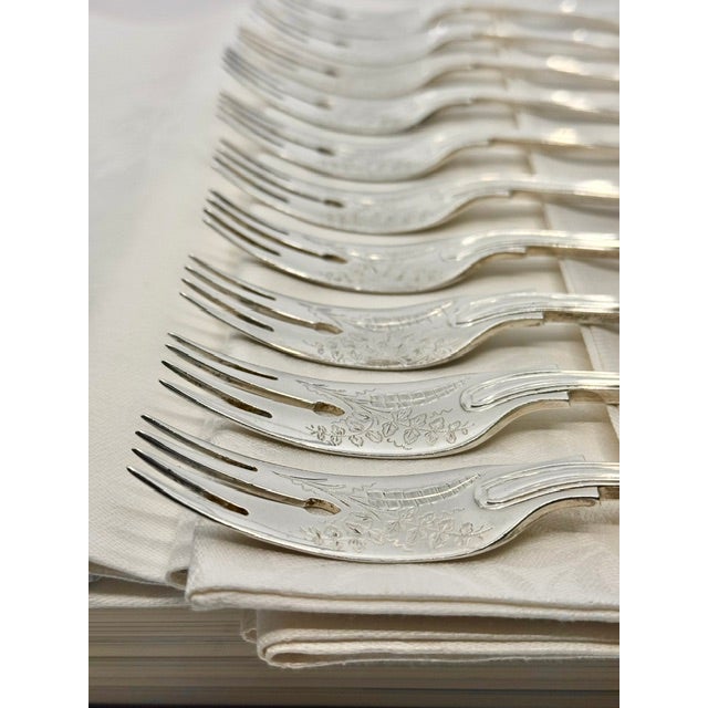 Metal Antique John Kilpatrick Victorian English Sterling Silver Fish Service for Ten - 20 pcs For Sale - Image 7 of 14