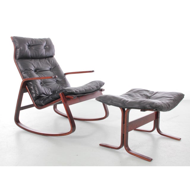 Scandinavian rocking chair Siesta by Ingmar Relling and its ottoman. Westnofa edition. Perfect original condition. I have...