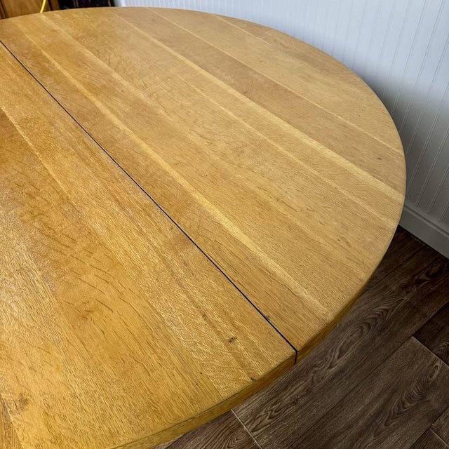 Mid 20th Century Vintage Tiger Oak Round Pedestal Dining Table For Sale - Image 5 of 15