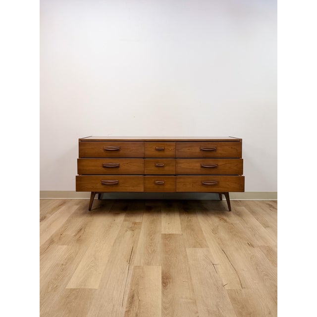 Brown Vintage United MCM Nine Drawer Lowboy Dresser Collectible Mid Century Walnut For Sale - Image 8 of 14