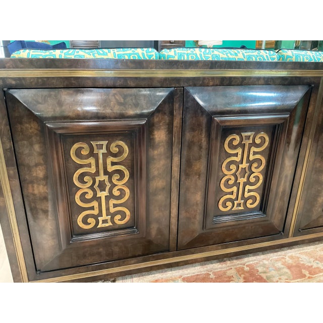 Mastercraft 1960s Vintage William Doezema Burled Amboyna Wood and Brass Mastercraft Credenza For Sale - Image 4 of 11