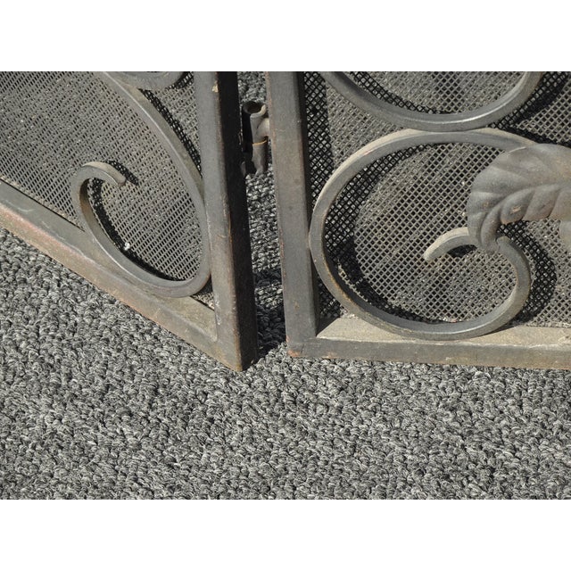 Vintage Black Fireplace Screen W Mesh Backing & Leaf Decor - French Country For Sale - Image 14 of 17