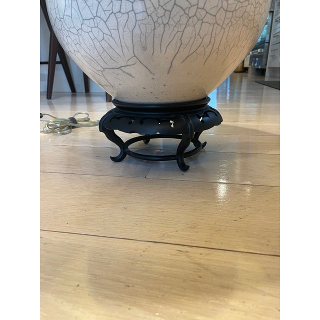 1980s Vintage Chinoiserie Crackle Ceramic Lamp - Mid Century Ginger Jar Table Lamp For Sale - Image 5 of 6