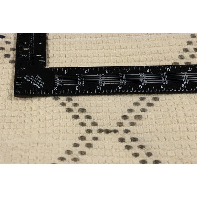 Vintage Moroccan Beni Ourain Rug - 05'02 X 07'10 For Sale In Dallas - Image 6 of 9