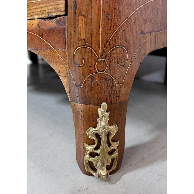 18th Century Louis XIV Chest of Drawers in Elm For Sale - Image 15 of 18