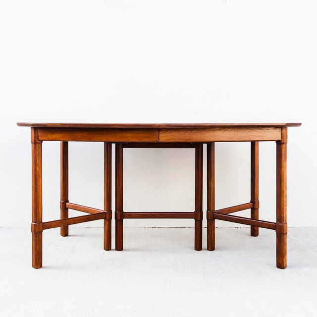 1970s 1970s Refinished Mid Century Modern Expandable Walnut Dining Table by Henredon For Sale - Image 5 of 15