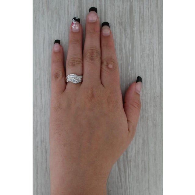 2010s 0.30ctw Diamond Bypass Ring 14k White Gold Size 7 For Sale - Image 5 of 8