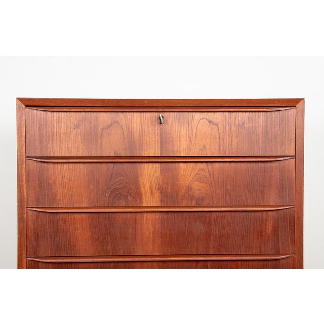 Chest of 4 Drawers in Teak, Denmark, 1960s, in Flawless conditions. Designed 1960 to 1969