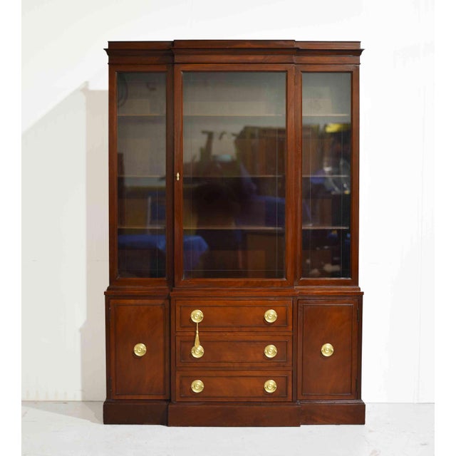 Traditional Mid Century Traditional Style Mahogany Display Curio China Cabinet by RWay For Sale - Image 3 of 14