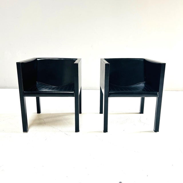 Antonio Citterio's cubist armchairs for B&B Italia unite architectural clarity with luxurious materials. Their strictly...